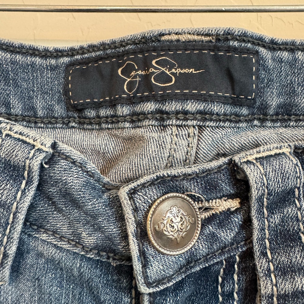 Jessica Simpson low rise jeans size 26” W